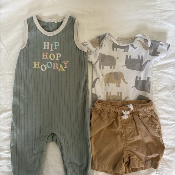Lot of 3 Baby Outfit Set with Green Romper and Elephant Print - Picture 2 of 7